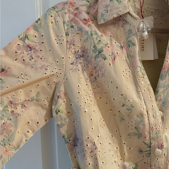 SOLITAIRE FLORAL EYELET BELTED SHIRT DRESS - Picture 4 of 4